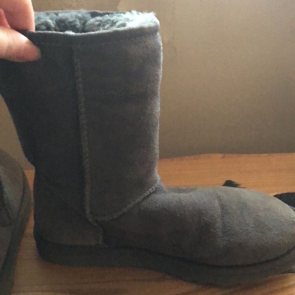 🚫SOLD🚫Classic Short UGGs - Picture 8 of 17